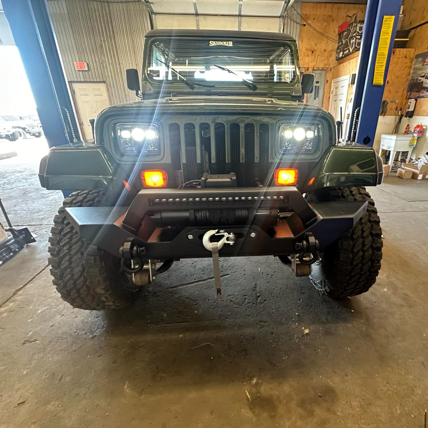 Centaur 5 × 7-inch LED Headlights with White DRL – Pair - Image 4