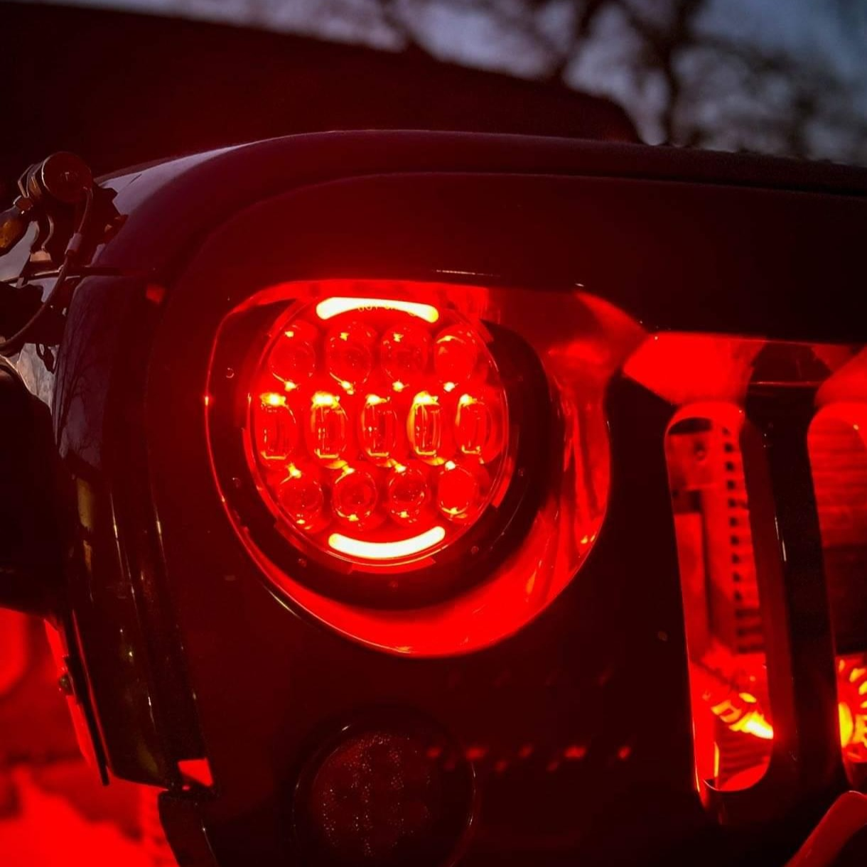 Jeep 7-inch Hydra Headlights – White or RGB+W Halo - Image 2