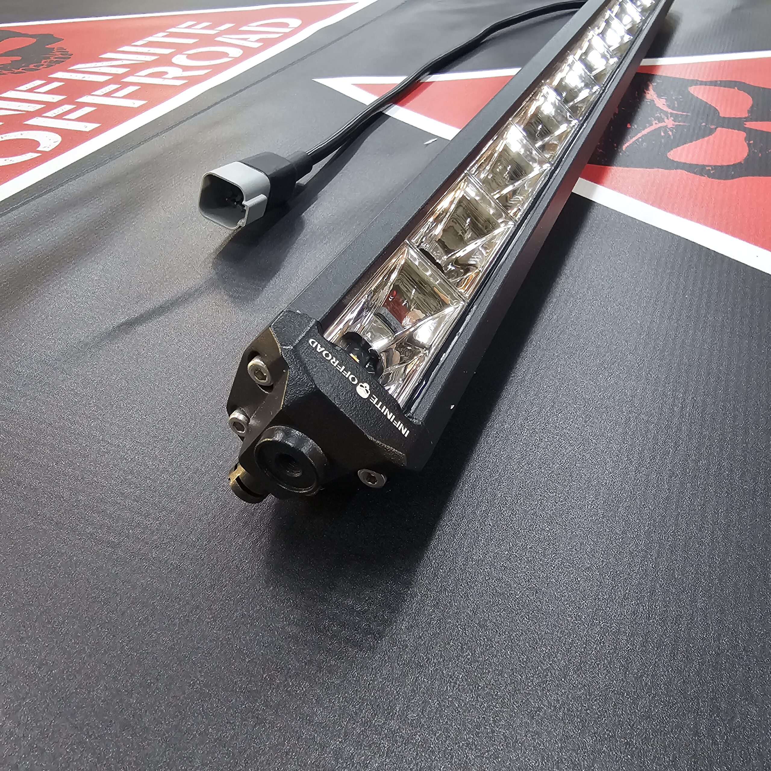 24-inch / 30-inch High-Output LED Chase Light Bar - Image 13