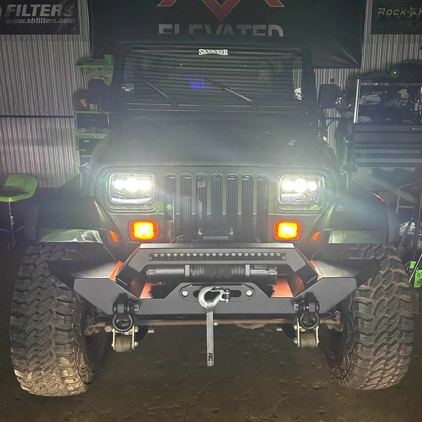 Centaur 5 × 7-inch LED Headlights with White DRL – Pair - Image 2