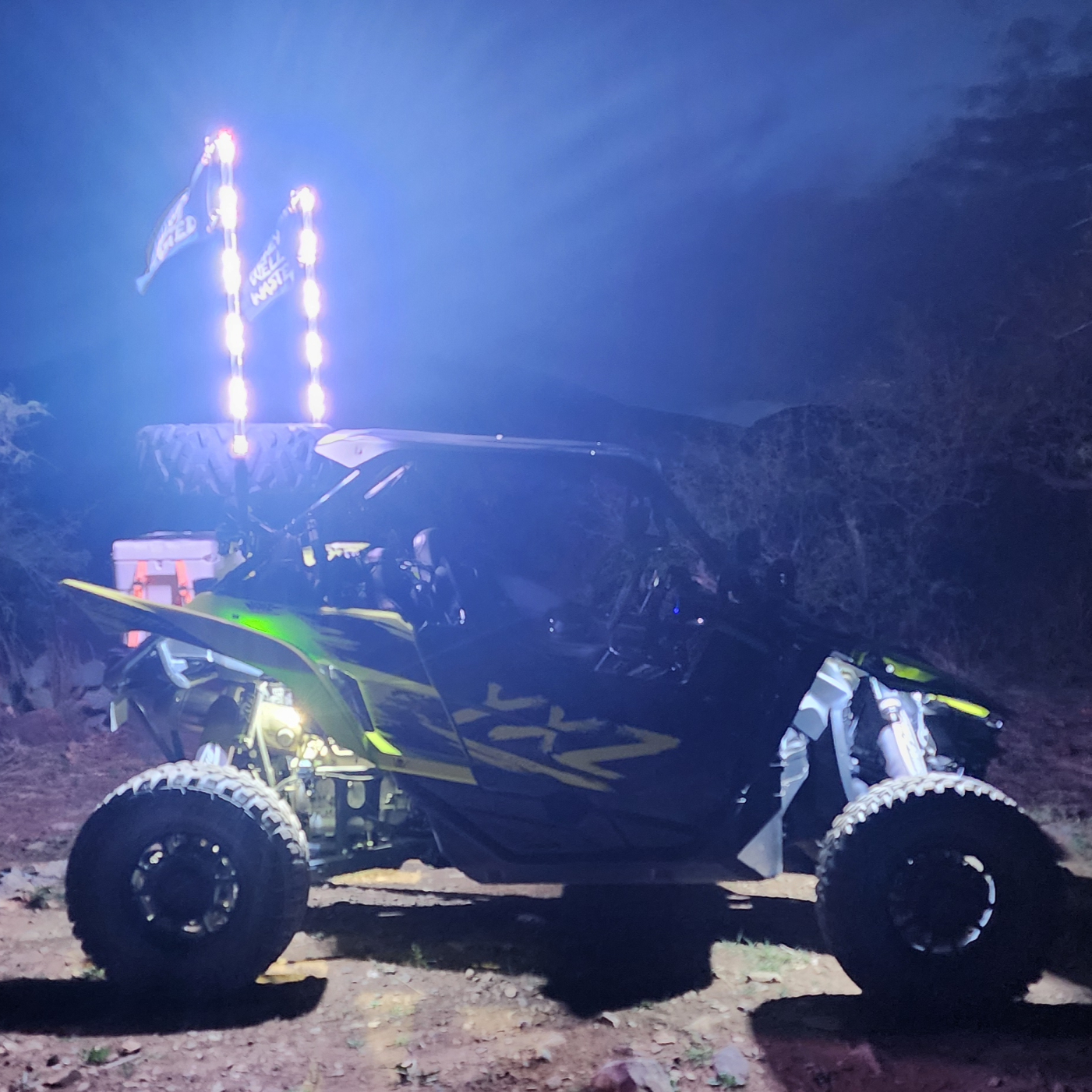 Double Helix 3-Pin Chasing LED Whips with Bluetooth Controller - Image 6